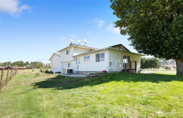 55790 NE Lakeridge Lane, Electric City, WA 99123