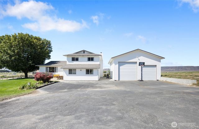 55790 NE Lakeridge Lane, Electric City, WA 99123