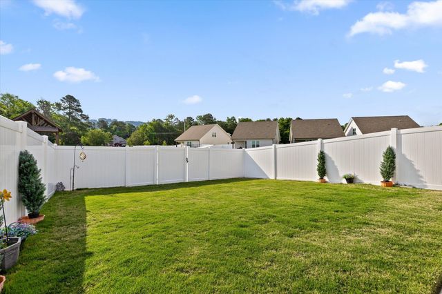 8876 James Creek Drive, Ooltewah, TN 37363