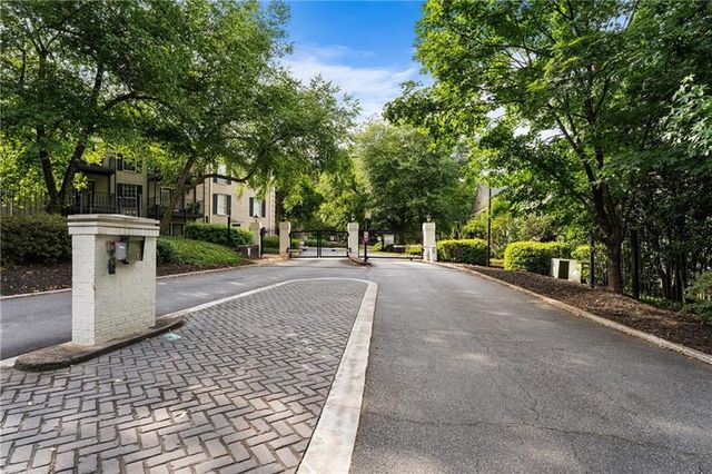 3665 Essex Avenue 28, Atlanta, GA 30339
