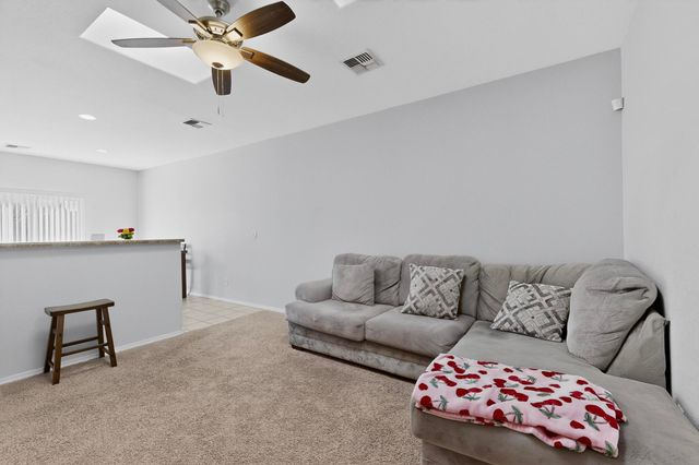 9832 Sacate Blanco Avenue SW, Albuquerque, NM 87121