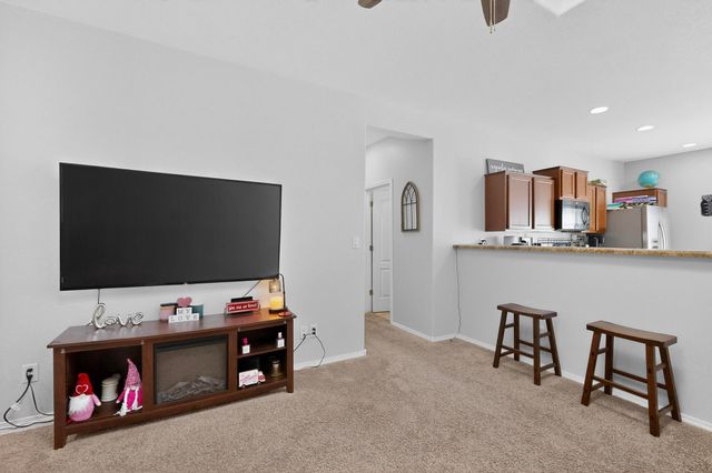 9832 Sacate Blanco Avenue SW, Albuquerque, NM 87121