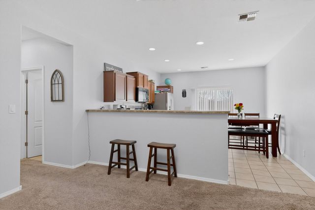 9832 Sacate Blanco Avenue SW, Albuquerque, NM 87121