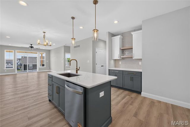 729 Barnwood Hill Drive, O'fallon, MO 63385