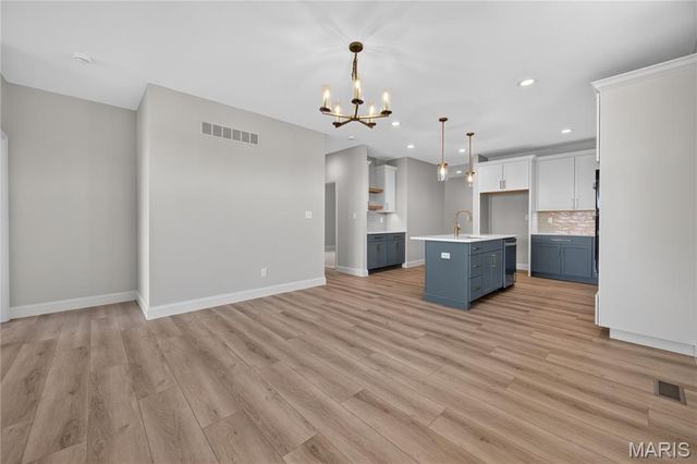 729 Barnwood Hill Drive, O'fallon, MO 63385