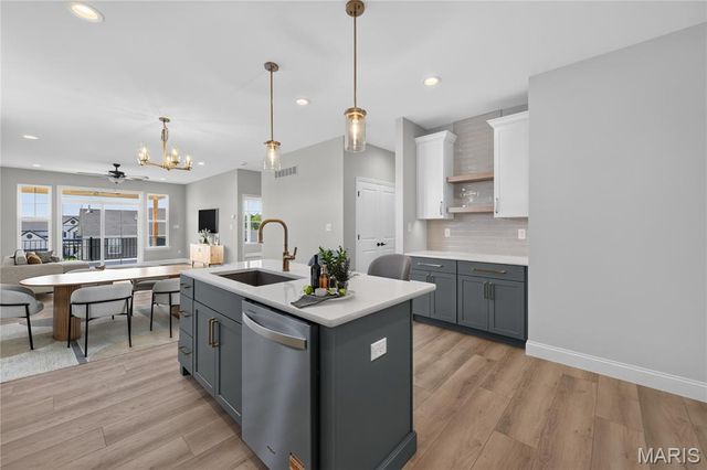 729 Barnwood Hill Drive, O'fallon, MO 63385