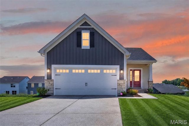 729 Barnwood Hill Drive, O'fallon, MO 63385