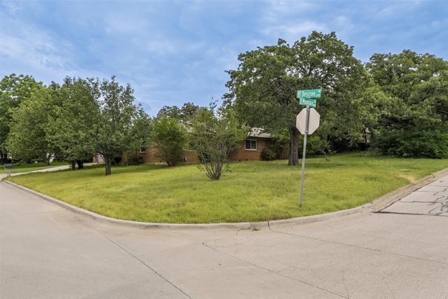 1200 Desiree Lane, Hurst, TX 76053