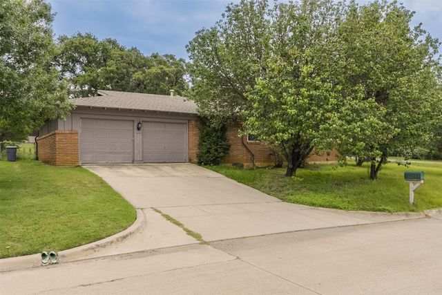 1200 Desiree Lane, Hurst, TX 76053