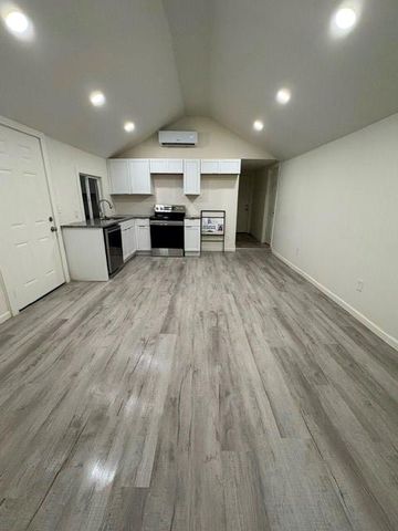 4112 N Mersington Avenue, Kansas City, MO 64117