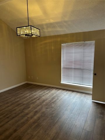 2112 Prairie Creek Trail, Garland, TX 75040
