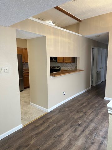 2112 Prairie Creek Trail, Garland, TX 75040