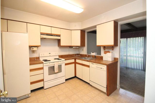 1012 WINFIELD CT, Lansdale, PA 19446