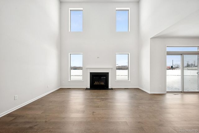 12033 Moore Lane, Washington Township, MI 48094