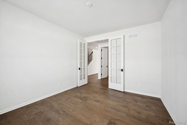 12033 Moore Lane, Washington Township, MI 48094