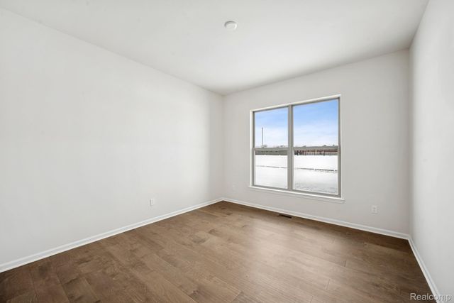 12033 Moore Lane, Washington Township, MI 48094