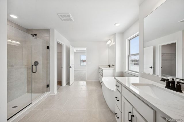 12033 Moore Lane, Washington Township, MI 48094