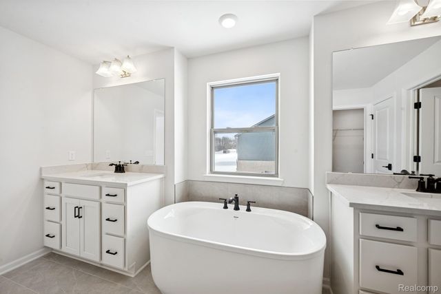 12033 Moore Lane, Washington Township, MI 48094