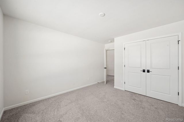 12033 Moore Lane, Washington Township, MI 48094