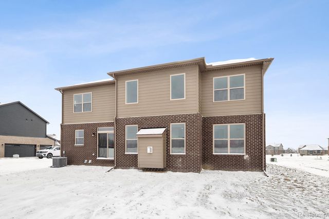 12033 Moore Lane, Washington Township, MI 48094