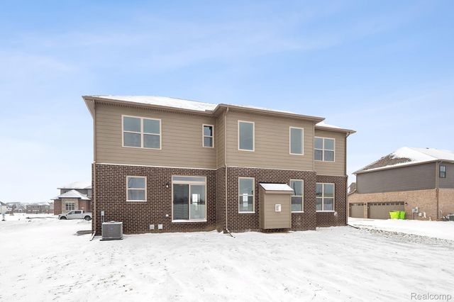 12033 Moore Lane, Washington Township, MI 48094