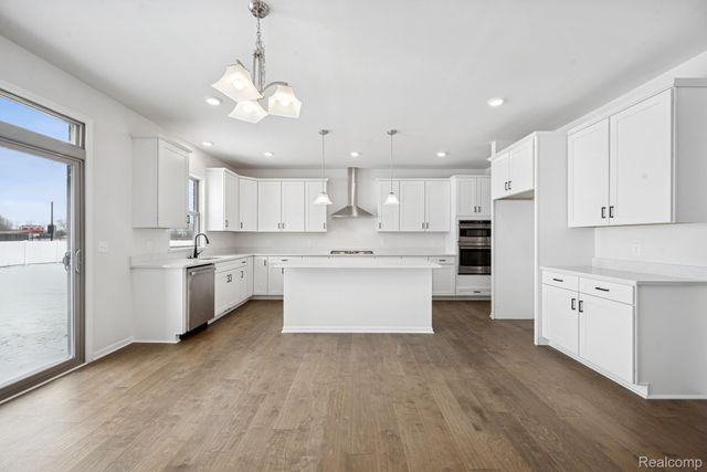 12033 Moore Lane, Washington Township, MI 48094