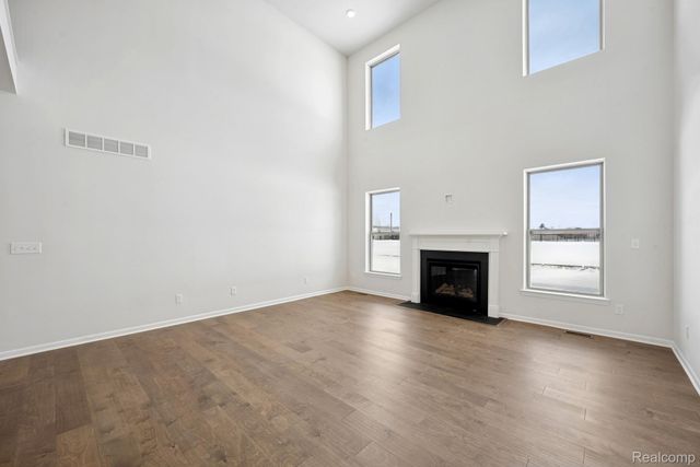 12033 Moore Lane, Washington Township, MI 48094