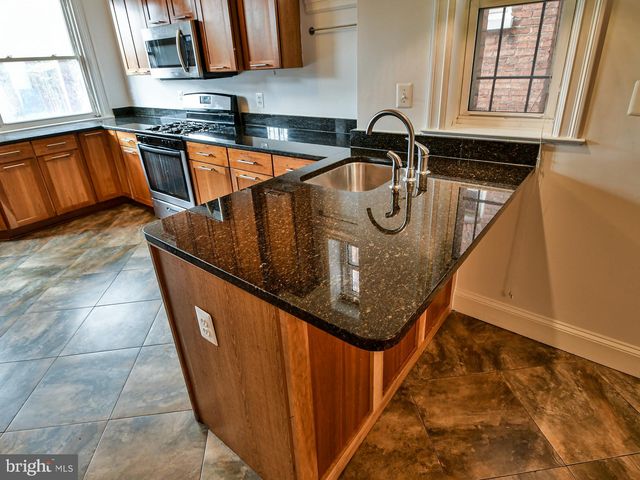 1208 FAIRMONT ST NW, Washington, DC 20009