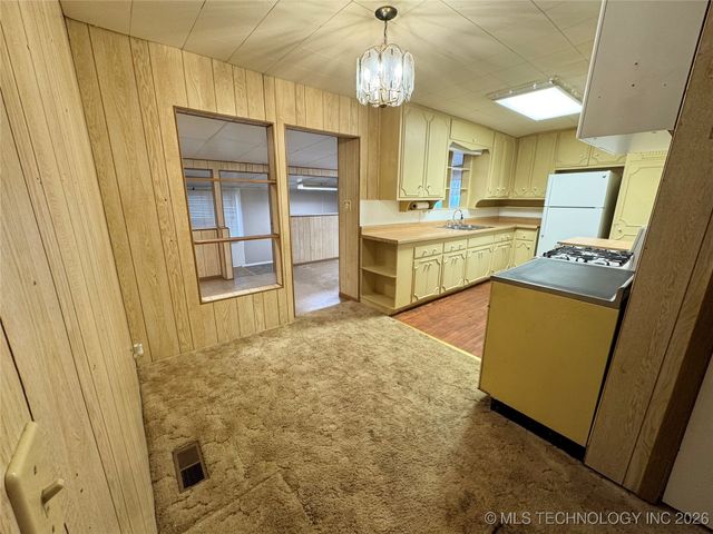 5674 Lewis Avenue, Tulsa, OK 74130