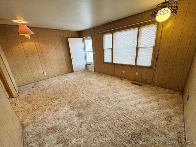 5674 Lewis Avenue, Tulsa, OK 74130