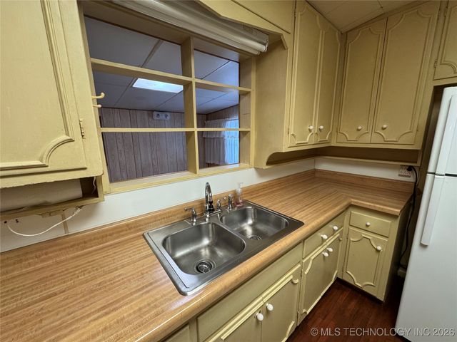 5674 Lewis Avenue, Tulsa, OK 74130