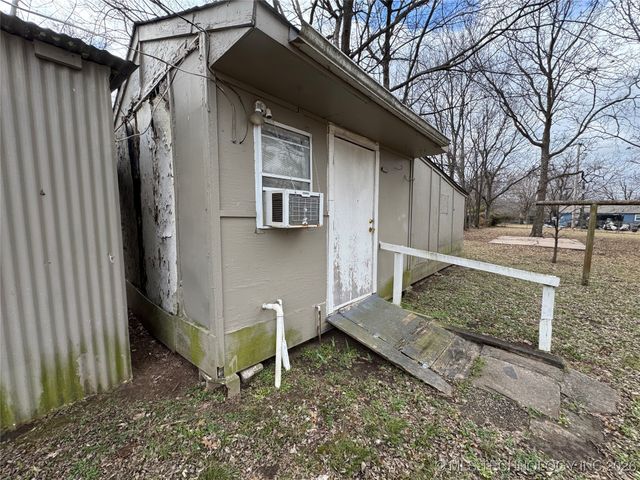 5674 Lewis Avenue, Tulsa, OK 74130