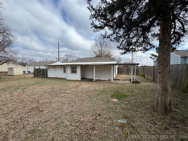 5674 Lewis Avenue, Tulsa, OK 74130