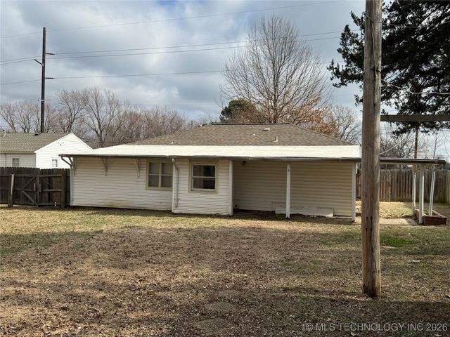 5674 Lewis Avenue, Tulsa, OK 74130