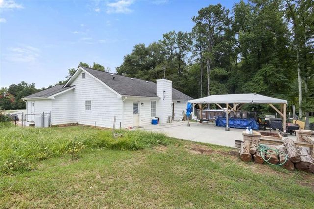 1729 Brandi Lane, Loganville, GA 30052