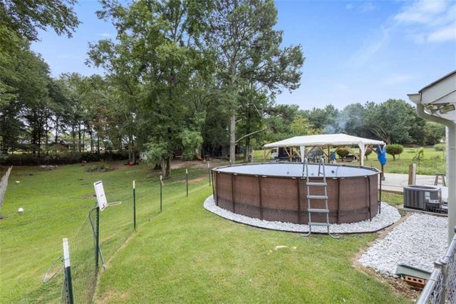 1729 Brandi Lane, Loganville, GA 30052