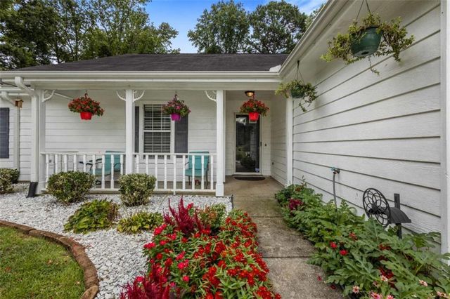 1729 Brandi Lane, Loganville, GA 30052