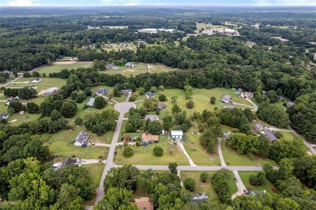 1729 Brandi Lane, Loganville, GA 30052