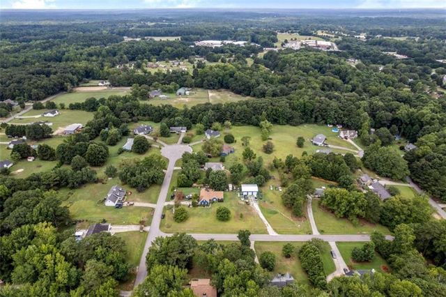 1729 Brandi Lane, Loganville, GA 30052