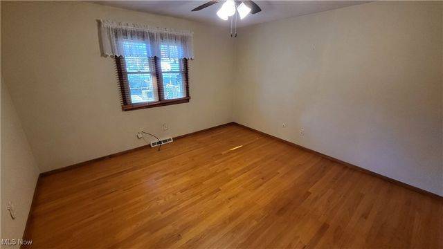 5118 W 4th Street, Brooklyn Heights, OH 44131