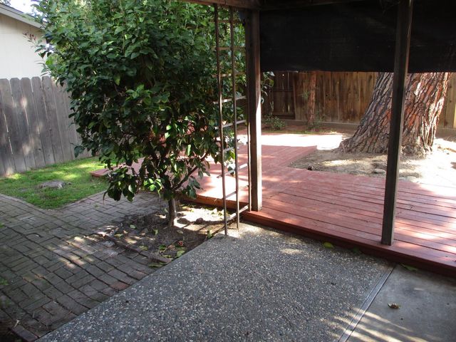 3742 Estate Dr, Stockton, CA 95209