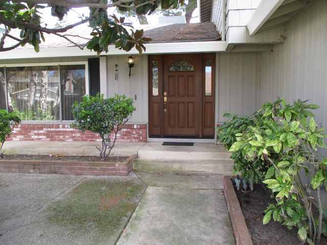 3742 Estate Dr, Stockton, CA 95209