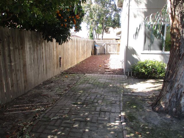 3742 Estate Dr, Stockton, CA 95209