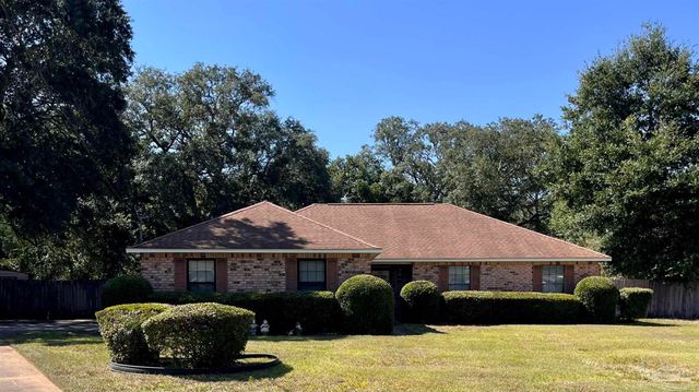 7416 Saint James Pl, Pensacola, FL 32506