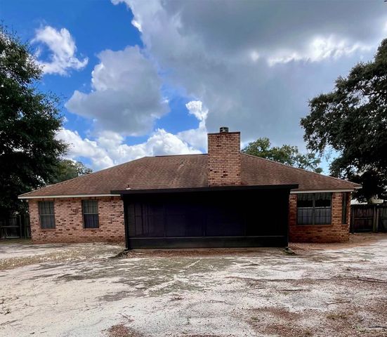 7416 Saint James Pl, Pensacola, FL 32506