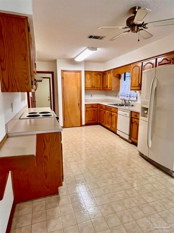 7416 Saint James Pl, Pensacola, FL 32506