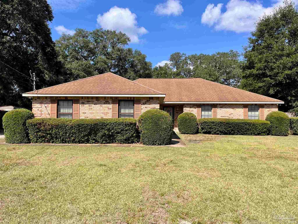 7416 Saint James Pl, Pensacola, FL 32506