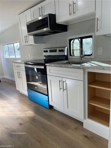 5753 Pink Panther DR, Fort Myers, FL 33908