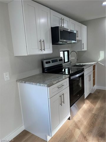 5753 Pink Panther DR, Fort Myers, FL 33908