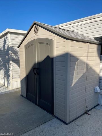 5753 Pink Panther DR, Fort Myers, FL 33908